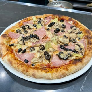 Capricciosa Pizza